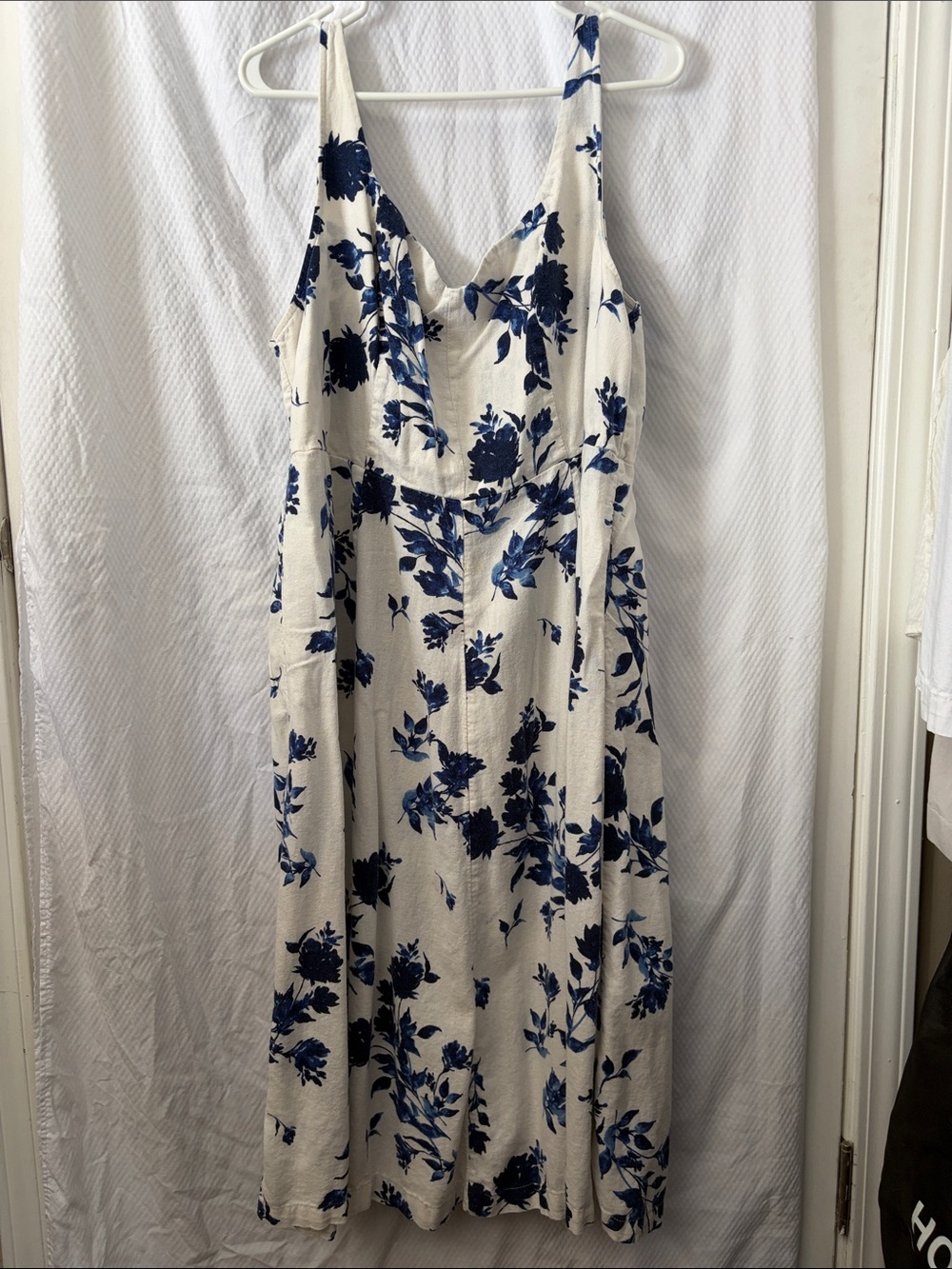 NWOT Old Navy Sweetheart Neckline 2X w/pockets Tank Dress in Blue Floral & White